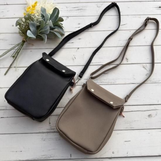 <img class='new_mark_img1' src='https://img.shop-pro.jp/img/new/icons14.gif' style='border:none;display:inline;margin:0px;padding:0px;width:auto;' />SLOWShrink - Gasmask Shoulder Bag -