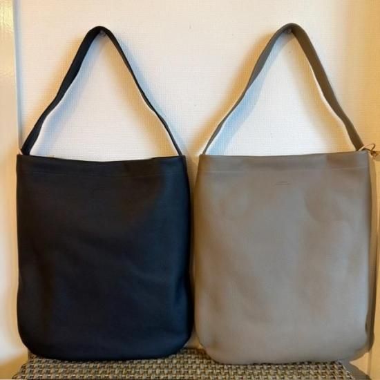 <img class='new_mark_img1' src='https://img.shop-pro.jp/img/new/icons14.gif' style='border:none;display:inline;margin:0px;padding:0px;width:auto;' />SLOW”Shrink - One Shoulder Bag -”