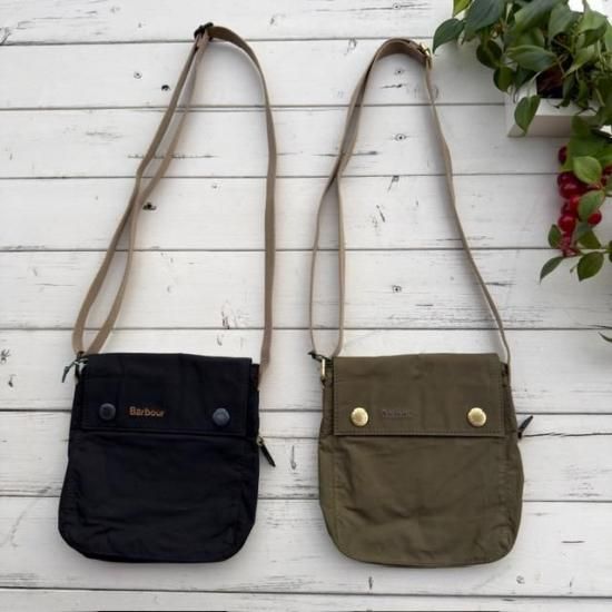 <img class='new_mark_img1' src='https://img.shop-pro.jp/img/new/icons13.gif' style='border:none;display:inline;margin:0px;padding:0px;width:auto;' />Barbour TRANSPORT ܥǥХå