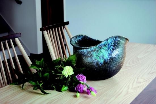 驚きの値段 花瓶 信楽焼 花入れ 直径32cm 青窯変クシ目 花瓶・フラワースタンド
