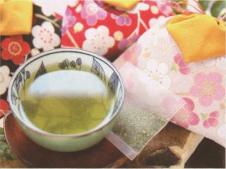 吉笑茶と美人吉笑茶（上煎茶、巾着袋入、風呂敷付）【日本緑茶株式会社】