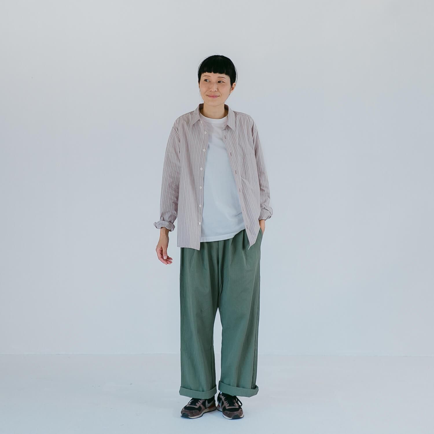 MAT SATIN RELAX PANTS /NYV B344 - MEER.