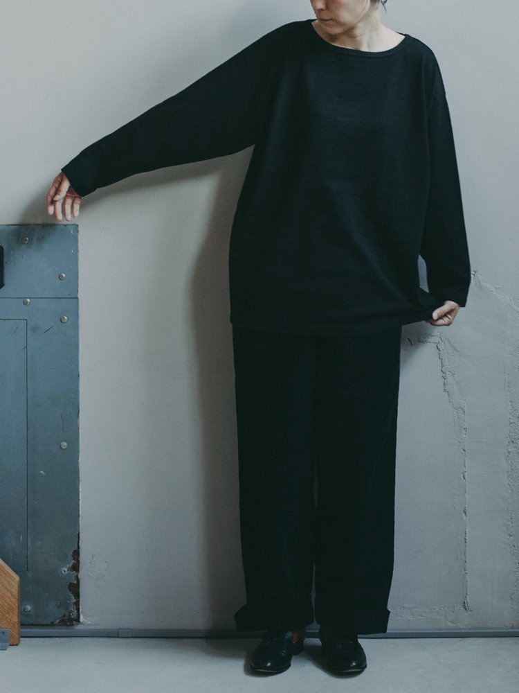 OVERDYE MUYA<br />Crew neck straight<br />long sleeve border 