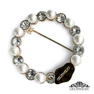 Brooch A White pearl & crystal