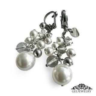 <img class='new_mark_img1' src='https://img.shop-pro.jp/img/new/icons14.gif' style='border:none;display:inline;margin:0px;padding:0px;width:auto;' />Bubble Earrings Pearl White