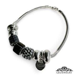 <img class='new_mark_img1' src='https://img.shop-pro.jp/img/new/icons14.gif' style='border:none;display:inline;margin:0px;padding:0px;width:auto;' />Bracelet Black Mix