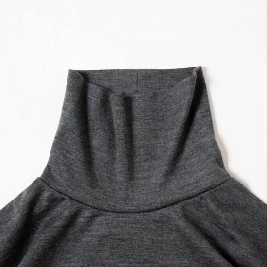 comm.arch. コム・アーチ「Super 120's Merino High Neck P/O