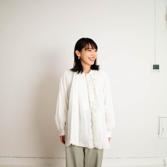 ŠP（エシュペー） 「EMBROIDERY LACE BLOUSE / duetT
