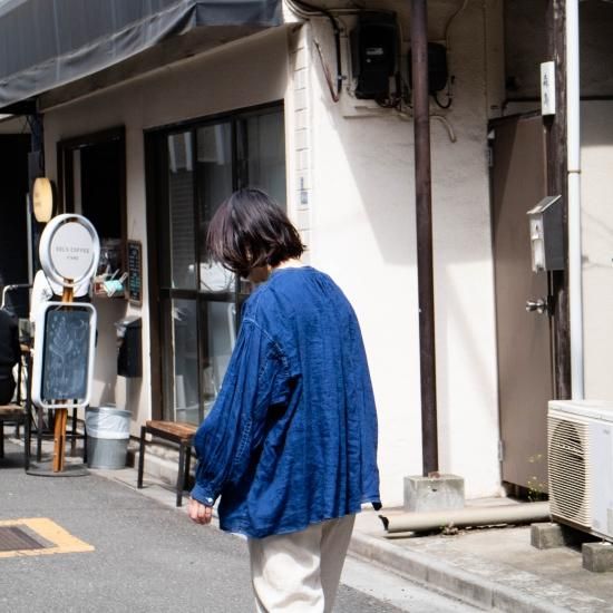 ŠP(エシュペー) 「INDIGO LINEN BLOUSE」-WEEKENDER SHOP ANDEL ŠP(エシュペー) 「INDIGO LINEN BLOUSE」-WEEKENDER SHOP ANDEL