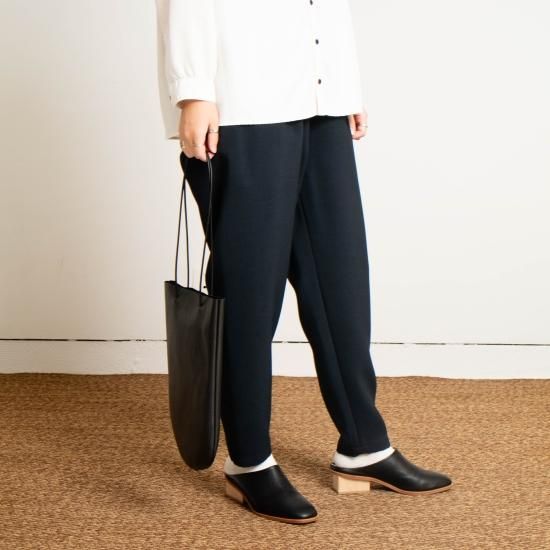 美品　NO CONTROL AIR テーパード 9分丈 パンツ ブラック　XS 美品NO CONTROL AIR テーパード 9分丈 パンツ ブラックXS