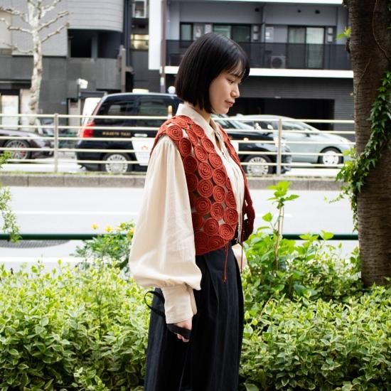 JöICEADDED ジョイスアディッド 「Embroidered Knitted Vest