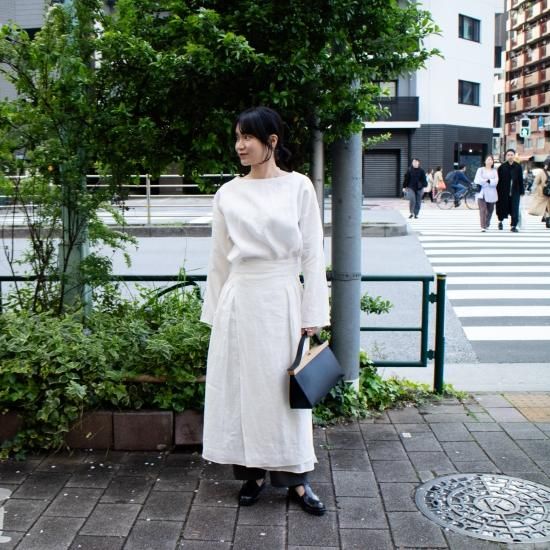 ŠP(エシュペー) 「1/60 LINEN APRON ONEPIECE」-WEEKENDER ŠP(エシュペー) 「1/60 LINEN APRON ONEPIECE」-WEEKENDER