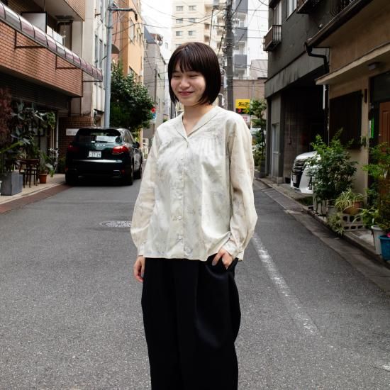 SUSURI ススリ 「ドロテアブラウス 24-450」 - WEEKENDER SHOP ANDEL