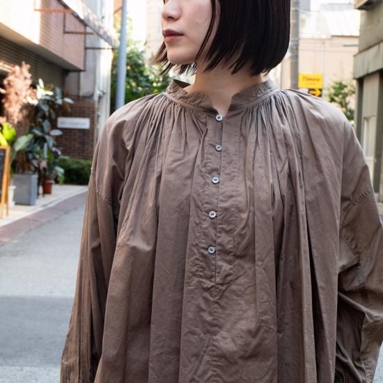 ŠP(エシュペー) 「CHURCH SMOCK BLOUSE」-WEEKENDER SHOP ANDEL ŠP(エシュペー) 「CHURCH SMOCK BLOUSE」-WEEKENDER SHOP ANDEL