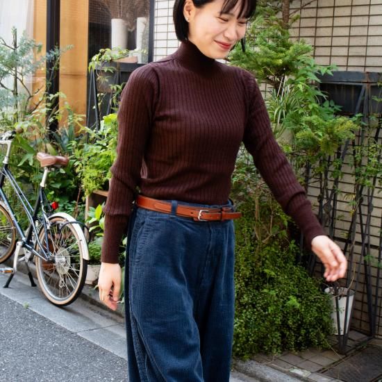 SUSURI ススリ 「ポエータハイネックセーター 24-850」 - WEEKENDER