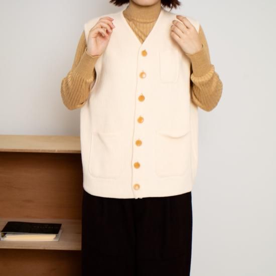 rennes — Aseedonclöud | Tea Garden Knit Vest in Beige