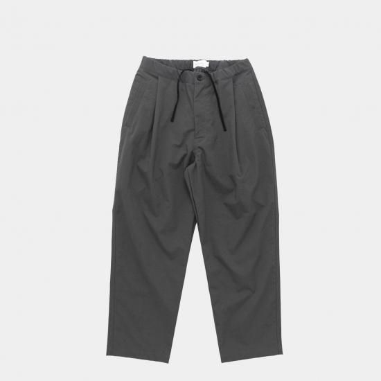 STILL BY HAND スティルバイハンド 「ナイロン素材 1タック STILL BY HAND スティルバイハンド 「ナイロン素材 1タック