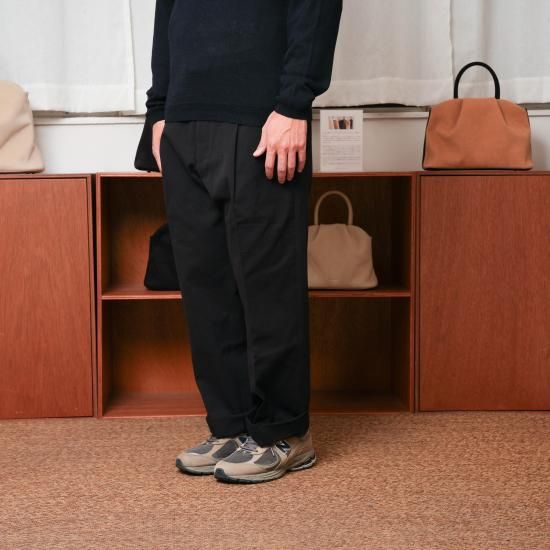 YOKO SAKAMOTO ヨーコサカモト 「ONE PLEATED TROUSERS」- WEEKENDER SHOP
