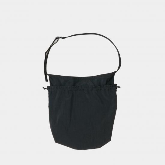 バッグ ERA. TAS BIG RED CROSS APRON BAG ERA./TAS BIG RED CROSS APRON BAG