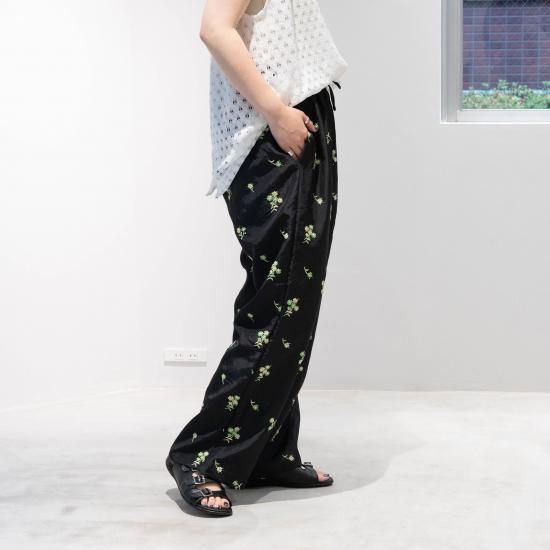ハンドメイドうめ MEYAME メヤメ 「FLOWER EMBROIDERY PANTS (II)」 - WEEKENDER