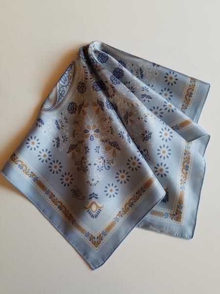 Piece Of Chic ピース オブ シック スクエアシルクスカーフ 50x50 Paisley ネコポス指定可能 バナナブラウン 川越レディースセレクトショップ Piece Of Chic ピース オブ シック スクエアシルクスカーフ 50x50 Paisley ネコポス指定可能 バナナブラウン 川越レディースセレクトショップ