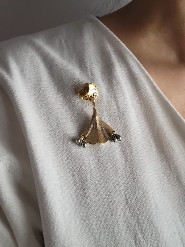 monshiro / ginkgo branch earring(イチョウブランチピアス)-