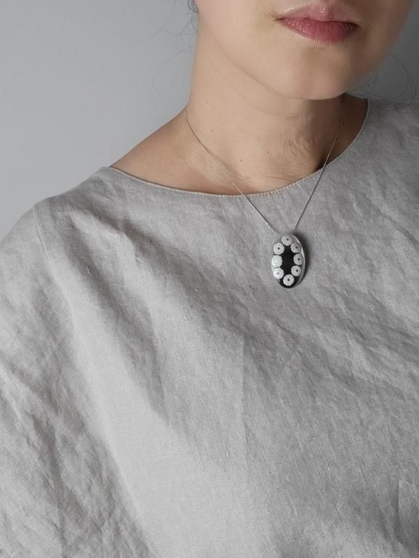 classic ko(クラシックコー) ブローチ “Bubble brooch 黒蝶貝