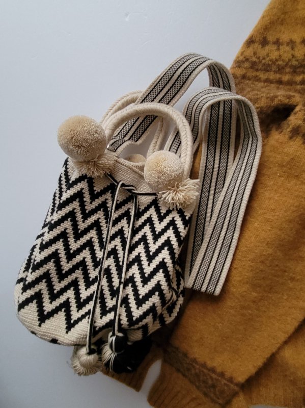 Wayuu Bags Japan (ワユーバッグスジャパン)　ハンドメイド2WAYバッグ　zigzag　（M） - バナナブラウン -  川越レディースセレクトショップ