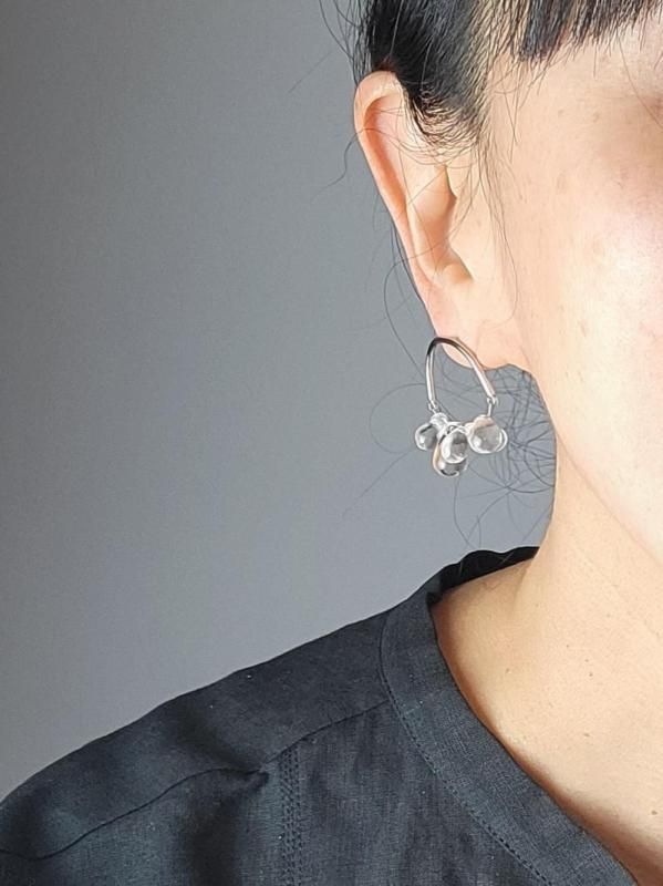 monshiro（モンシロ） 当店別注 ドロップフープピアス（水晶