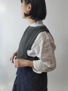 TOASTʥȡȡDash Stitched Cotton Tie Vest / Soft Black åȥ٥