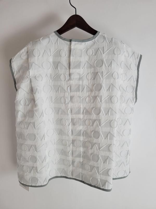kijinokanosei キジノカノウセイtuck blouse kijinokanosei（キジノカノウセイ）フレンチスリーブ タック