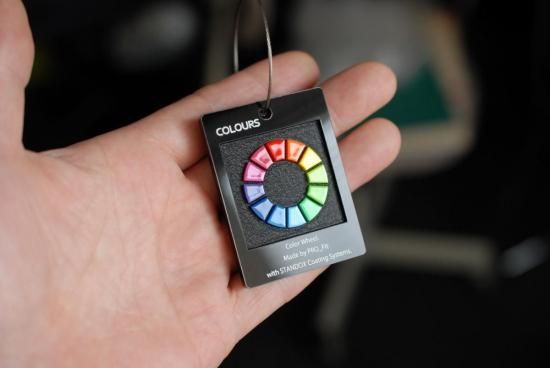 色見本キーホルダー 色相環【ソリッドカラー艶あり】+結晶塗装黒