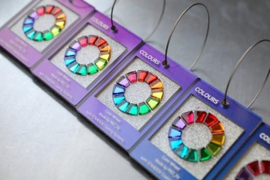 ハンドメイド　色見本　キーホルダー 色見本キーホルダー 色相環【ミラーキャンディー】+ホログラム