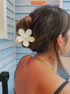 <img class='new_mark_img1' src='https://img.shop-pro.jp/img/new/icons14.gif' style='border:none;display:inline;margin:0px;padding:0px;width:auto;' />Mill Wood Original Big Flower Hair Clip