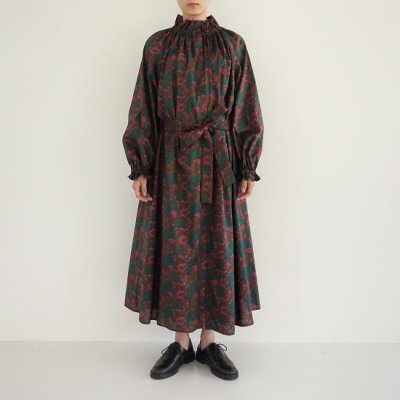 <img class='new_mark_img1' src='https://img.shop-pro.jp/img/new/icons20.gif' style='border:none;display:inline;margin:0px;padding:0px;width:auto;' />toogood THE HABERDASHER DRESS Tana Lawn
