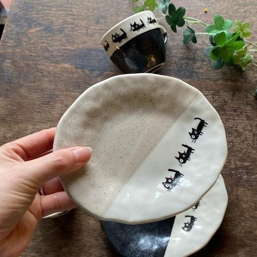 黒猫さんぽ コーヒーカップ&ソーサー(単品も可) | 可愛らしい柄 黒猫さんぽ コーヒーカップ&ソーサー(単品も可) | 可愛らしい柄