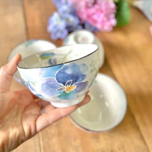 花柄 お茶碗 | 可愛らしい女性向け食器 - 美濃焼とやちむんと 花柄 お茶碗 | 可愛らしい女性向け食器 - 美濃焼とやちむんと