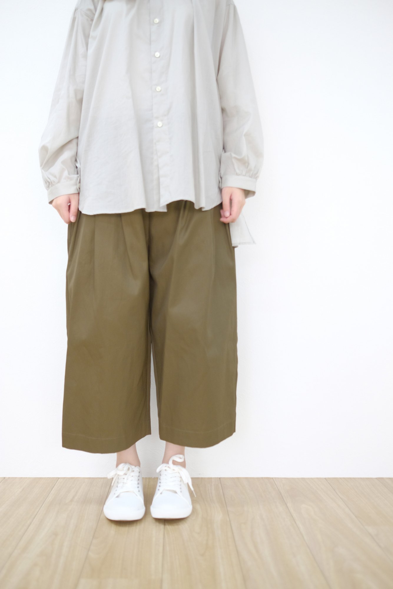 STAMP AND DIARY | ウエストタックワイドパンツ 82cm丈 (khaki) | ボトムス