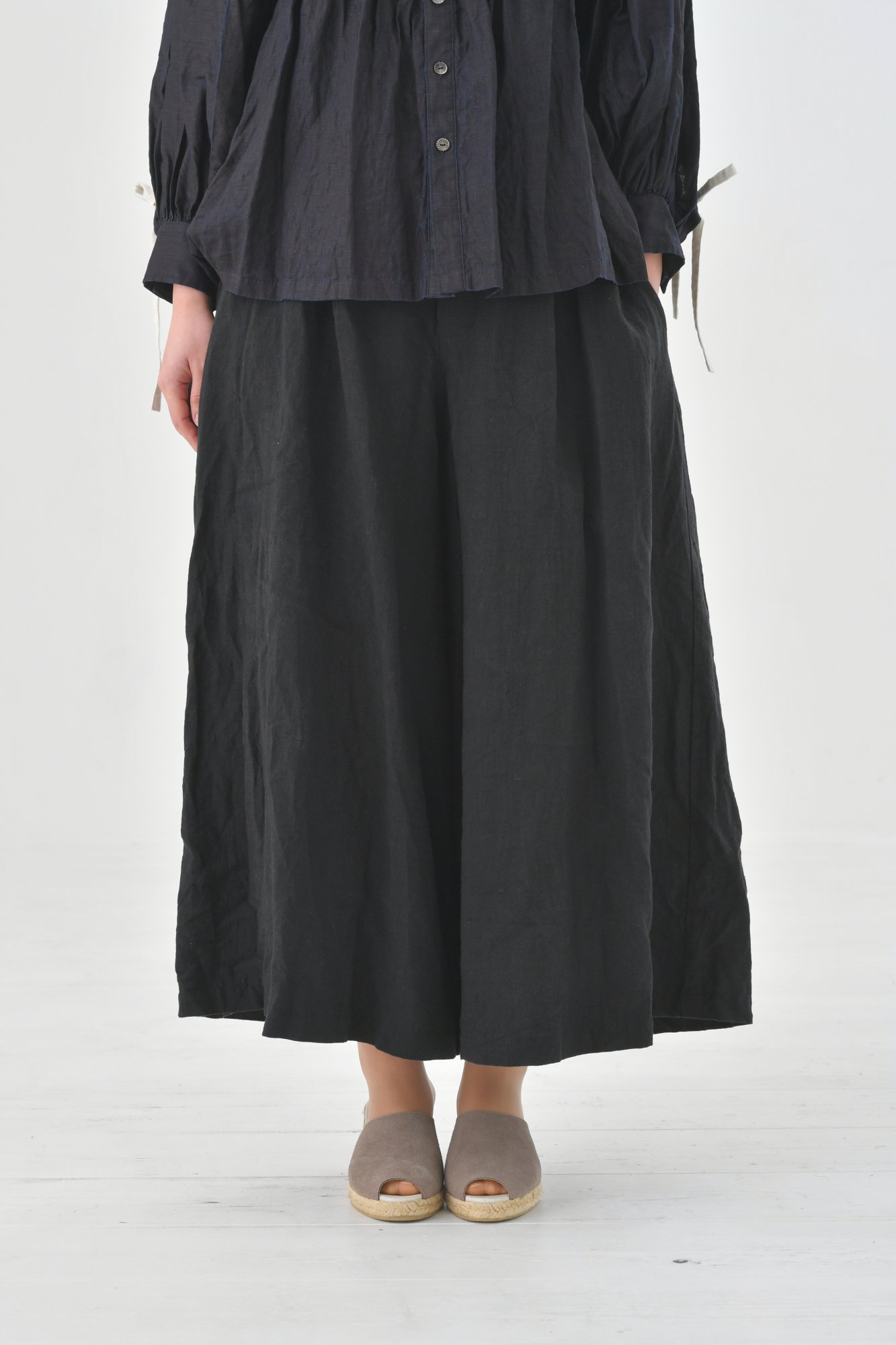the last flower of the afternoon | かげとひかりのculotte pants