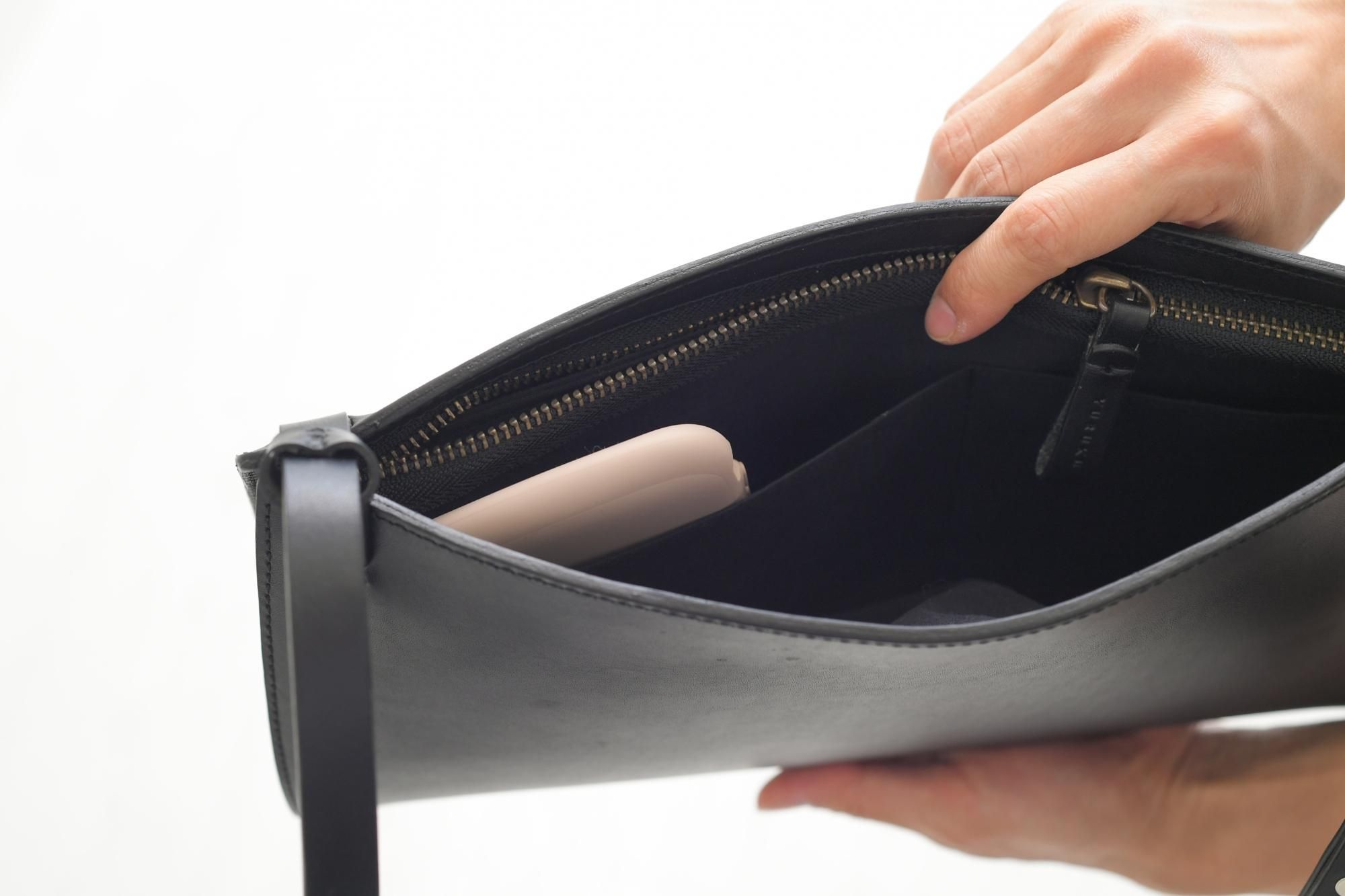 yuruku (ユルク) | Bifold Shoulder Bag (black) | バッグ【国産レザー