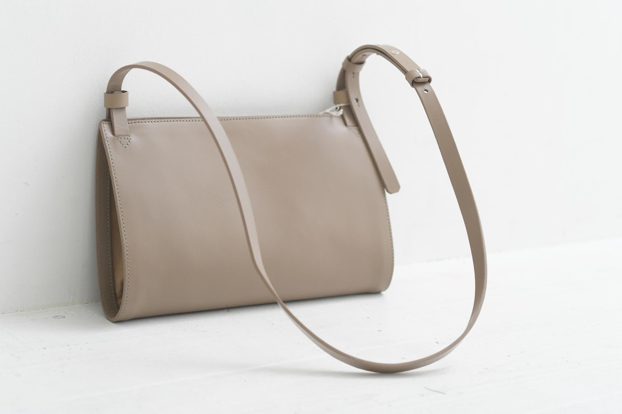 Yuruku ユルク Bifold Shoulder Bag Gray バッグ 国産レザー シンプル かわいい ショルダーバッグ Paper Birds ペーパーバーズ レディース アパレル オンラインショップ