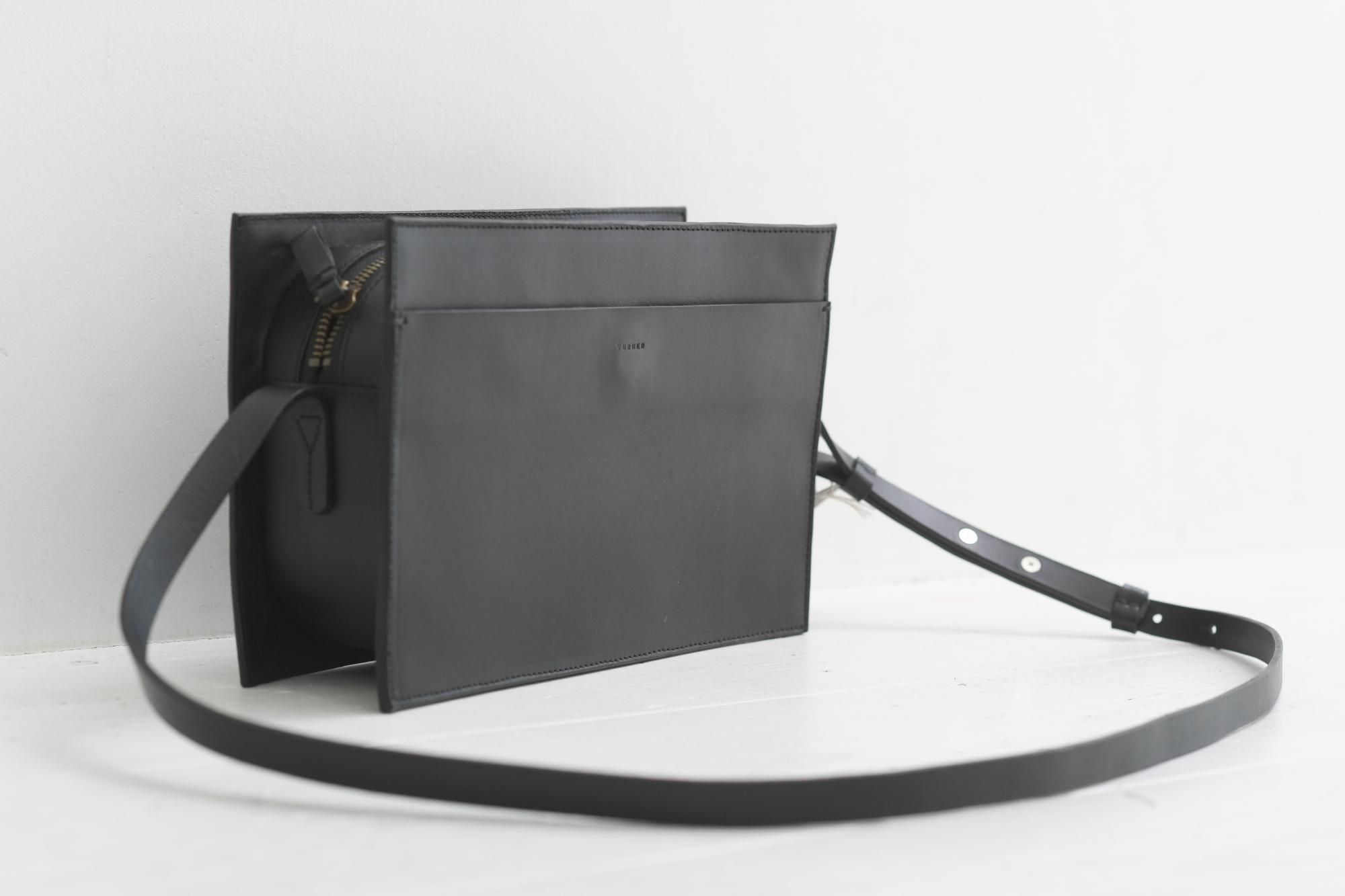 Yuruku ユルク Rectangle Box Puch Black バッグ 国産レザー シンプル かわいい ショルダーバッグ Paper Birds ペーパーバーズ レディース アパレル オンラインショップ Yuruku ユルク Rectangle Box Puch Black バッグ 国産レザー シンプル かわいい ショルダーバッグ Paper Birds ペーパーバーズ レディース アパレル オンラインショップ