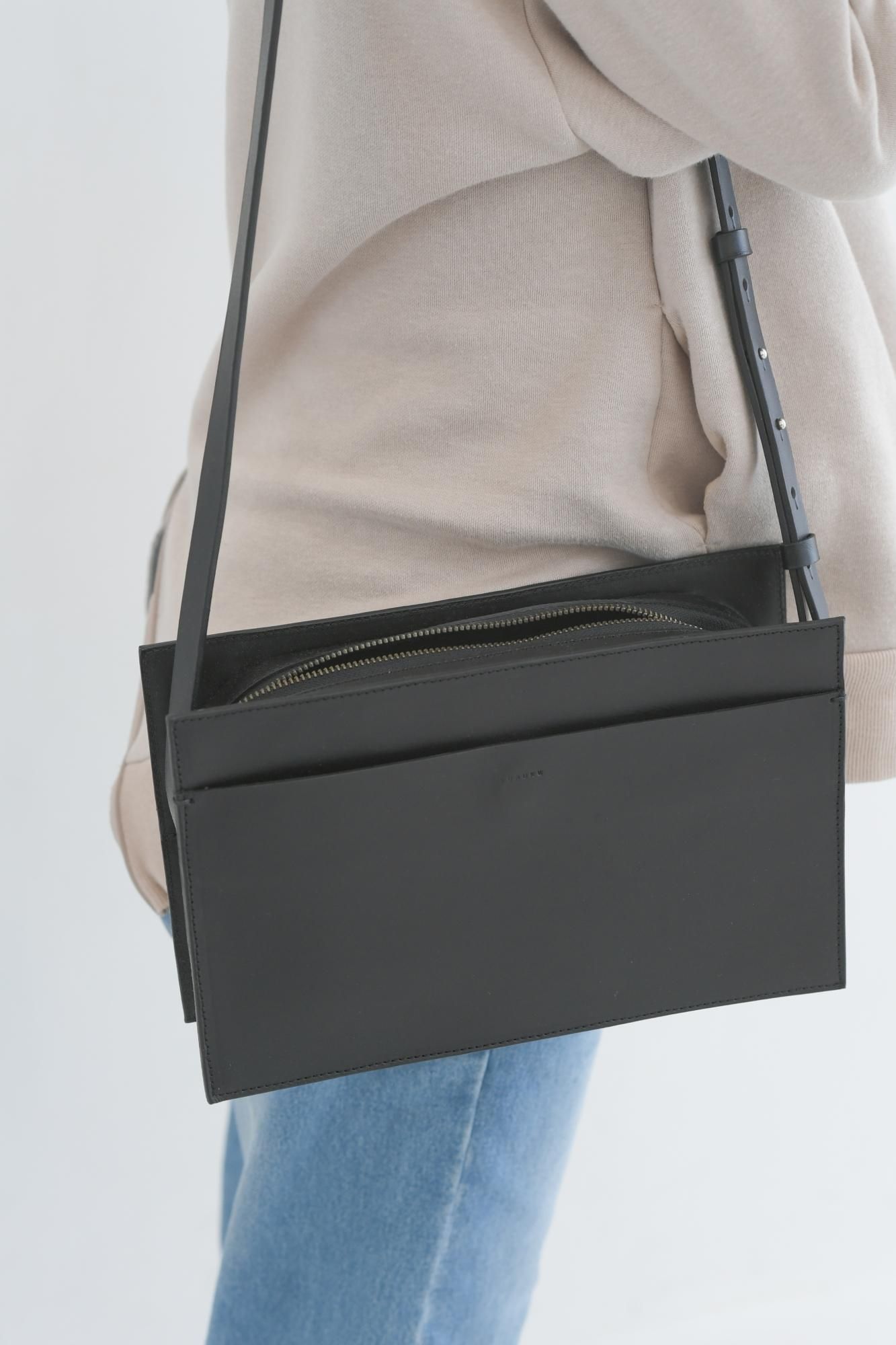 yuruku (ユルク) | Rectangle Box Pouch (black) | バッグ【国産レザー シンプル かわいい ショルダーバッグ】 - paper birds. ペーパーバーズ | レディース・アパレル・通販オンラインショップ