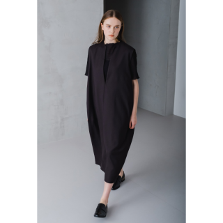 WHYTO. (ۥ磻) | SLIT NECK COCOON DRESS (black) | ̵ ԡ ޯ