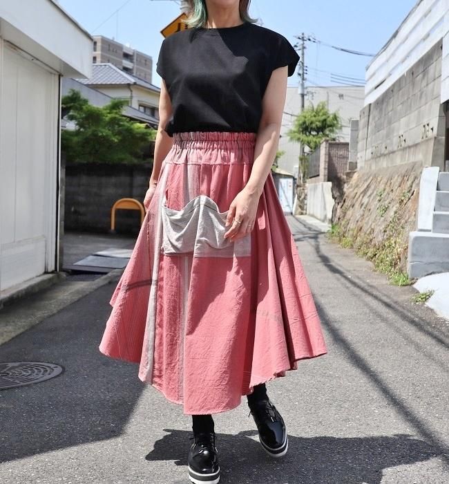 色は赤ですタマキニイメ　 chotan skirt