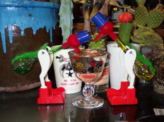 海賊倉庫,ドリンキングバード,水飲み鳥,ハッピーバード,平和鳥,通販