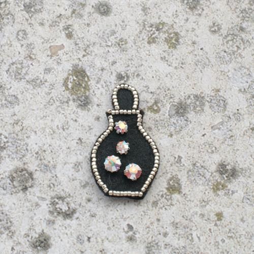 オトナのビーズ刺繍ブローチ～香水瓶シリーズ～ - MON PARURE