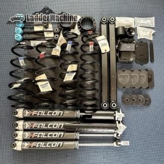 <img class='new_mark_img1' src='https://img.shop-pro.jp/img/new/icons29.gif' style='border:none;display:inline;margin:0px;padding:0px;width:auto;' />LadderMachine쥯ȡ Jeep 󥰥顼 JL(18~) 2եȥåץåȡ4ɥѡ FALCON SHOCKS MOPAR TERAFLEX