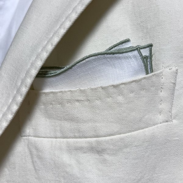 MUNGAI ( ムンガイ ) 大判 ポケットチーフ ずれ落ち防止 別注サイズ ホワイト×ライトグリーン  ウェイブ  リネン イタリア製