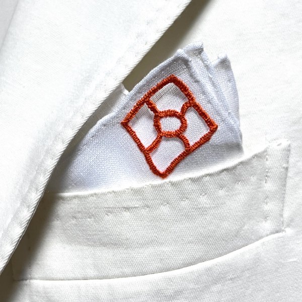 MUNGAI ( ムンガイ ) ポケットチーフ ホワイト オレンジ 窓 ハンドメイド 刺繍  リネン イタリア製